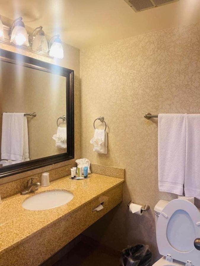 Senate Suites Extended Stay Hotel Topeka Kültér fotó