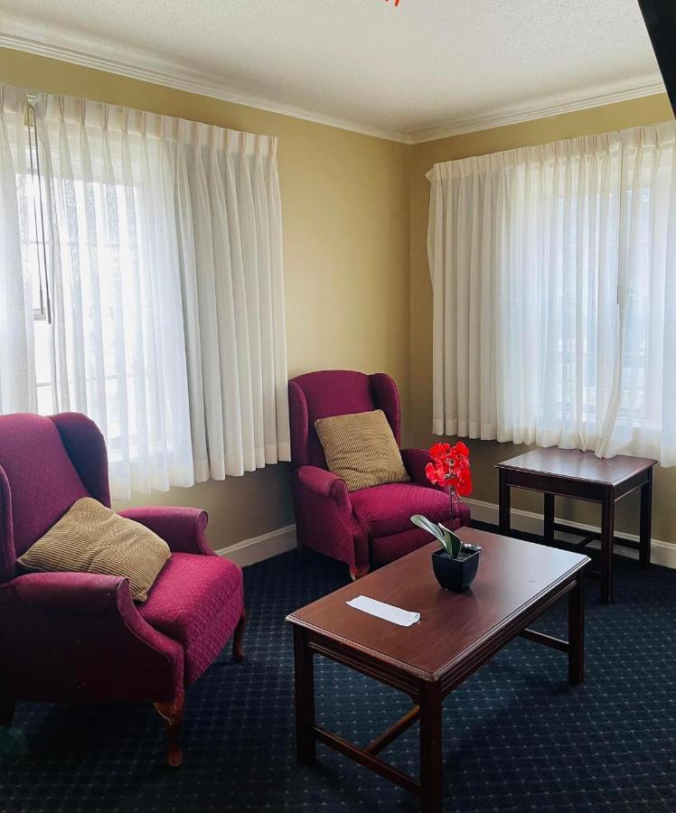 Senate Suites Extended Stay Hotel Topeka Kültér fotó