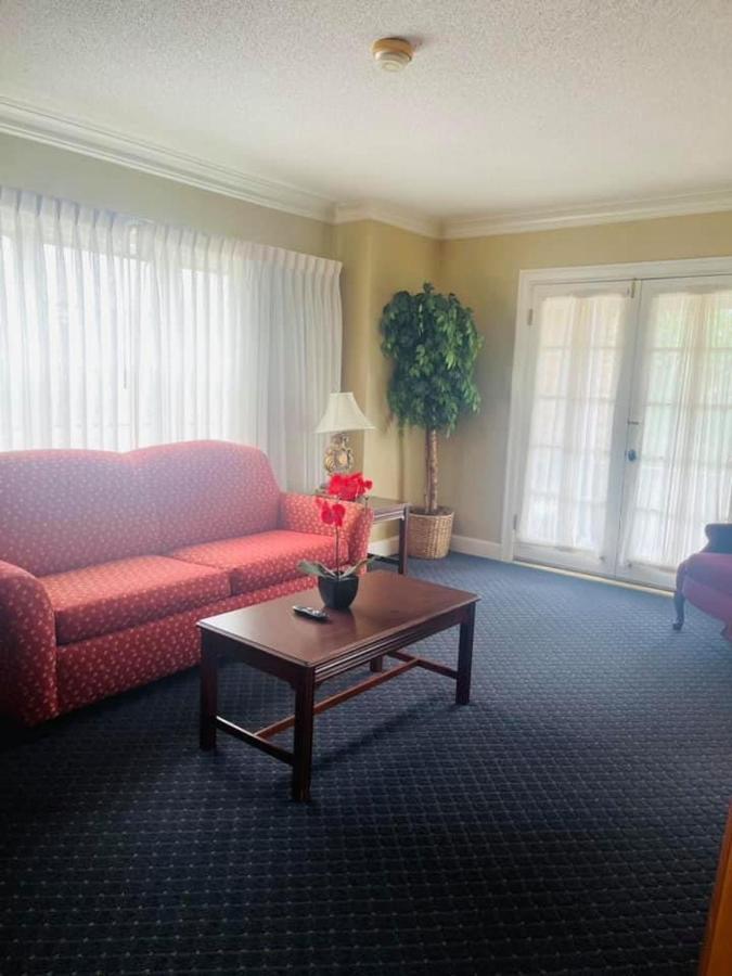 Senate Suites Extended Stay Hotel Topeka Kültér fotó