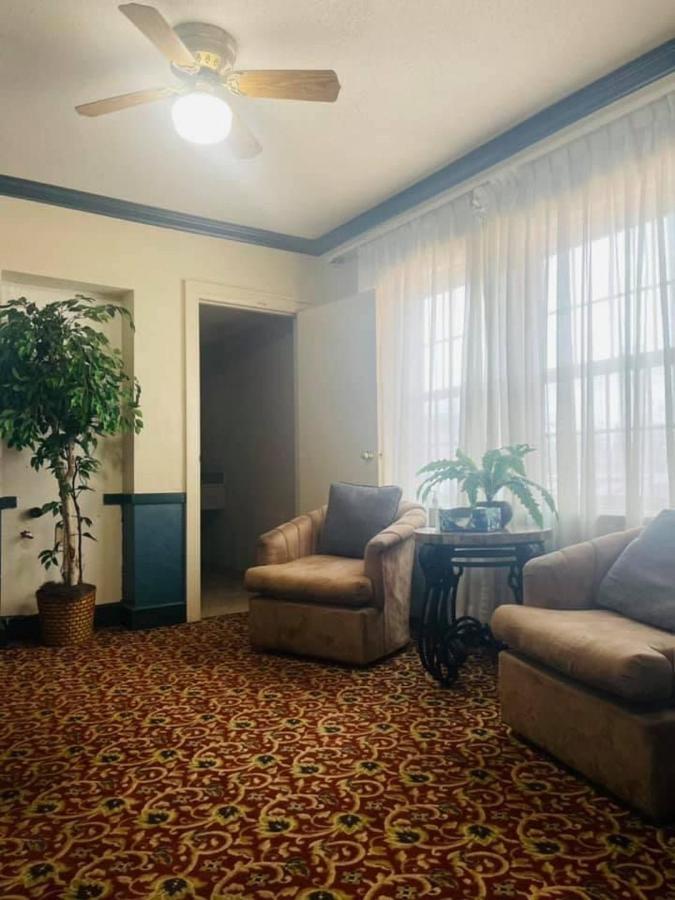 Senate Suites Extended Stay Hotel Topeka Kültér fotó