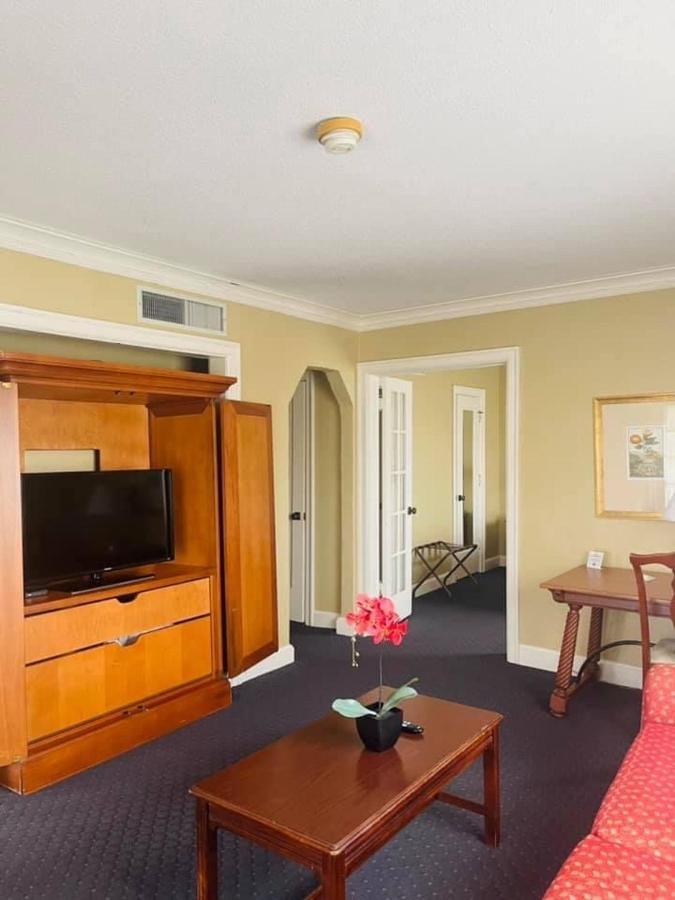 Senate Suites Extended Stay Hotel Topeka Kültér fotó
