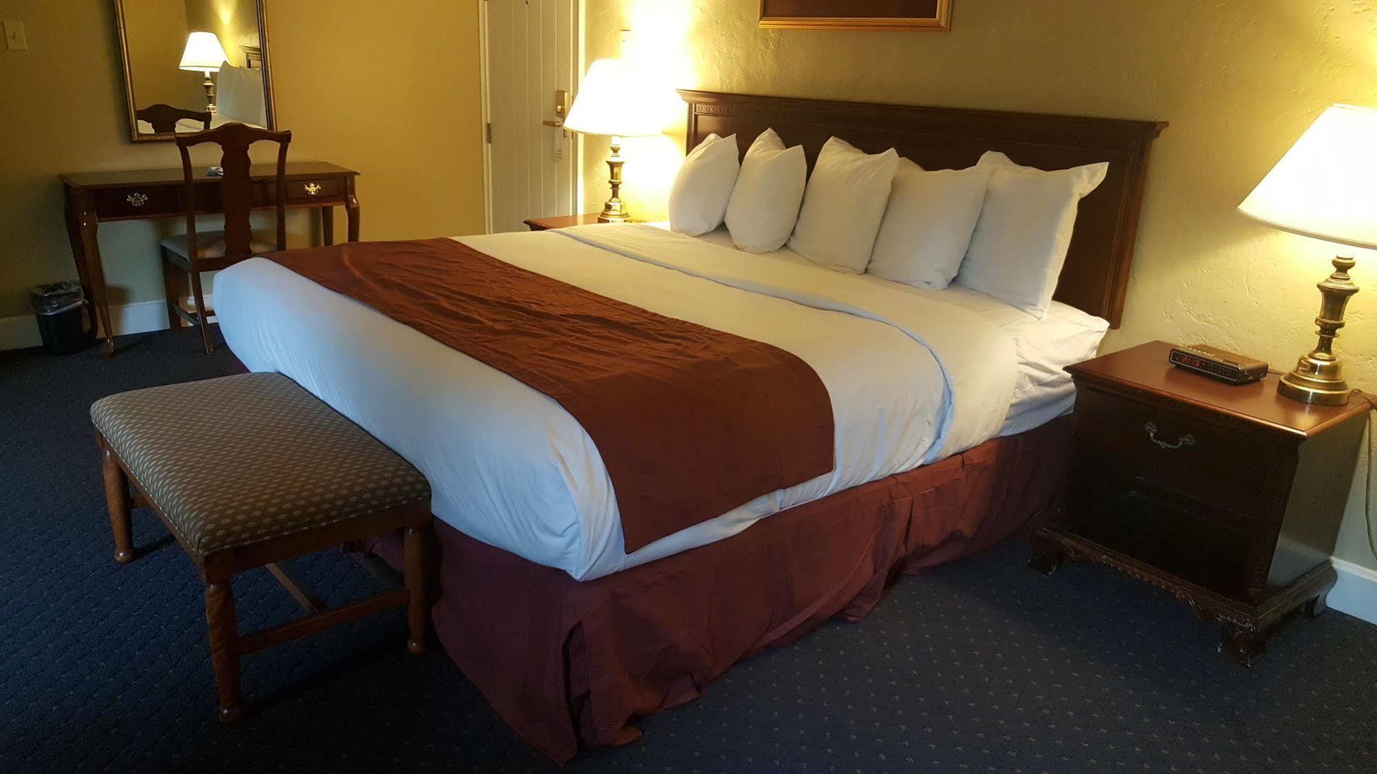Senate Suites Extended Stay Hotel Topeka Kültér fotó