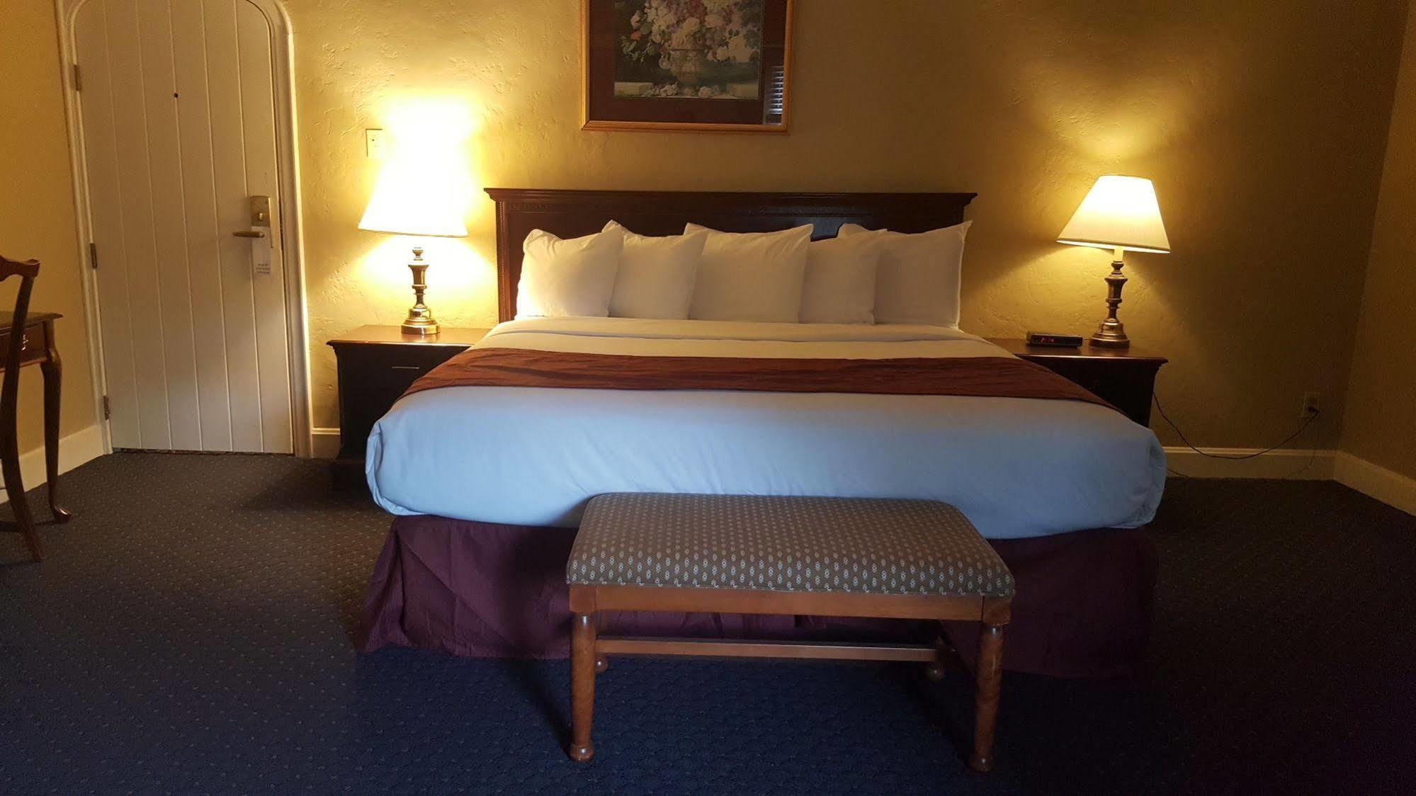 Senate Suites Extended Stay Hotel Topeka Kültér fotó